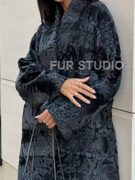 Меховое пальто из каракуля Graphite V-образный воротник - фото 3