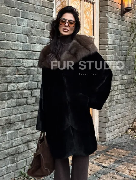 Норковая шуба Blackglama с капюшоном из меха куницы - фото 2