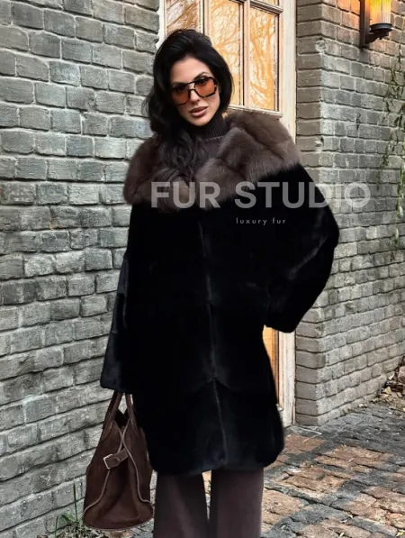 Норковая шуба Blackglama с капюшоном из меха куницы - фото 4