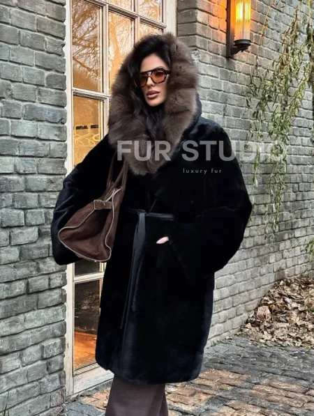 Норковая шуба Blackglama с капюшоном из меха куницы - фото 7