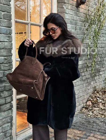 Норковая шуба Blackglama с капюшоном из меха куницы - фото 6