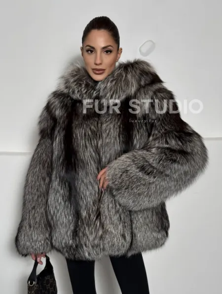 Полушубок из чернобурки с капюшоном цельные пластины - фото 6