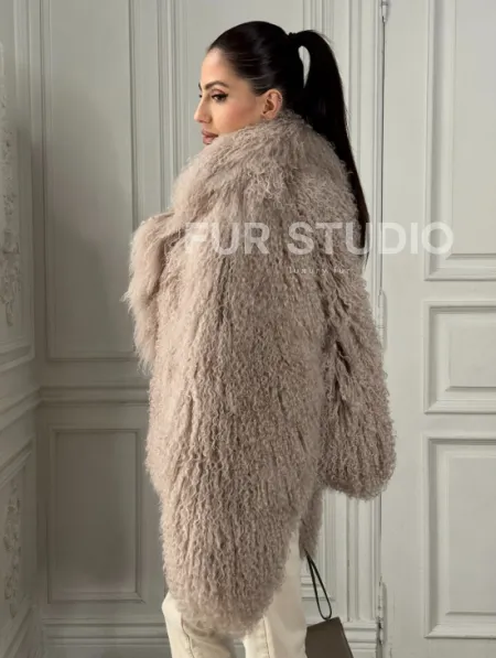 Шуба из меха ламы «Пломбир» с английским воротником - фото 2