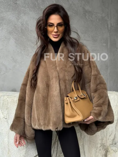 Норковое пончо с рукавами «летучая мышь» - фото 5