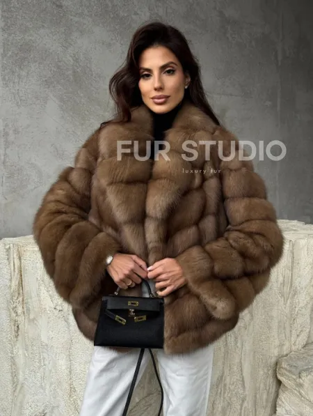 Полушубок из куницы в натуральном бежевом цвете - фото 9