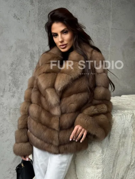 Полушубок из куницы в натуральном бежевом цвете - фото 8