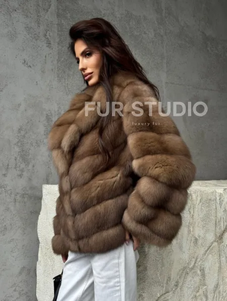 Полушубок из куницы в натуральном бежевом цвете - фото 10