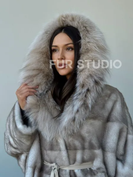 Шуба из натуральной норки с капюшоном из рыси - фото 10
