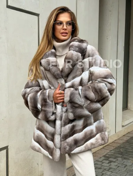 Шуба из меха шиншиллового кролика PREMIUM COLLECTION - фото 0