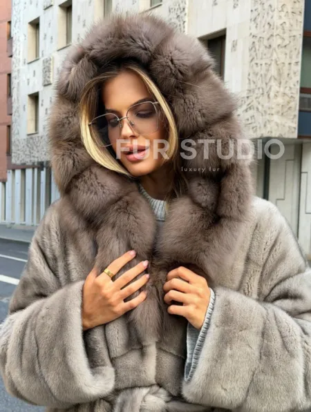 Шуба норковая женская с капюшоном куница - фото 6