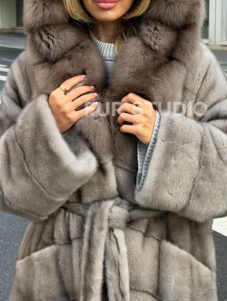 Шуба норковая женская с капюшоном куница - фото 1