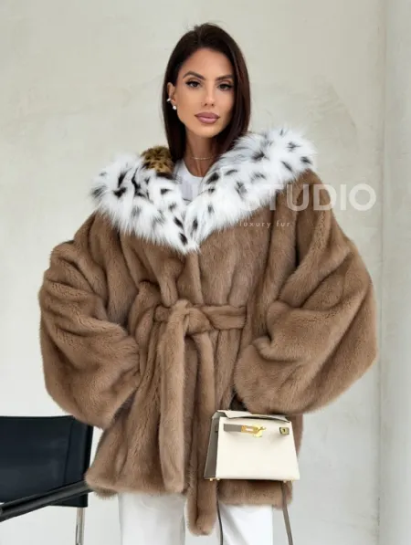 Шуба норковая пастель в роспуск с капюшоном под рысь - фото 0