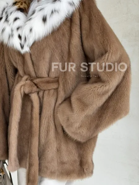 Шуба норковая пастель в роспуск с капюшоном под рысь - фото 1