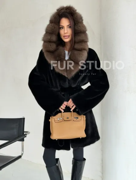 Черная норковая шуба средней длины - капюшон куница - фото 6