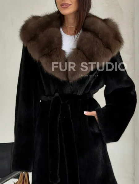 Черная норковая шуба средней длины - капюшон куница - фото 2