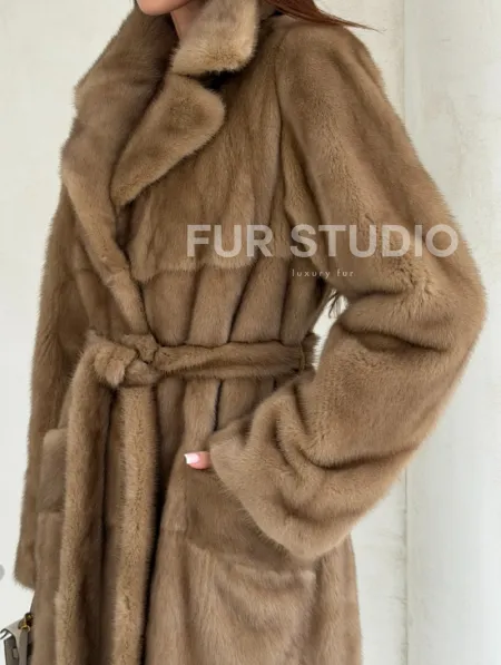 Прямая норковая шуба с меховым поясом - фото 2