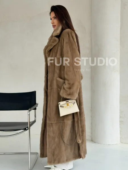 Прямая норковая шуба с меховым поясом - фото 3