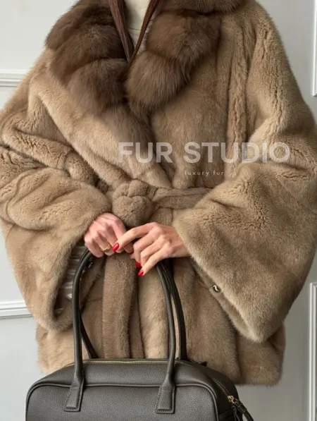 Pastel шуба летучая мышь - воротник куница - фото 3