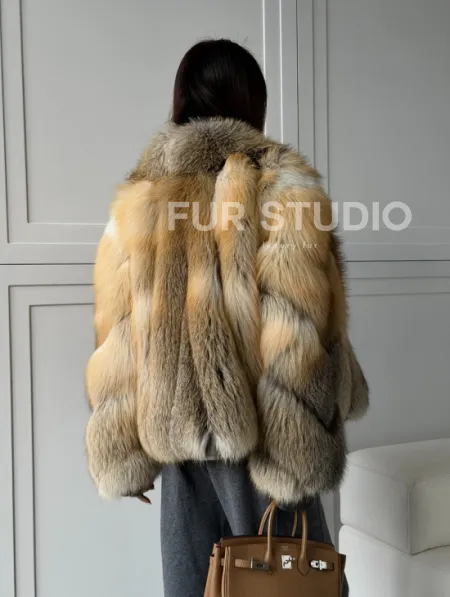 Женская шуба из лисьего меха Golden Edged Fox - фото 10