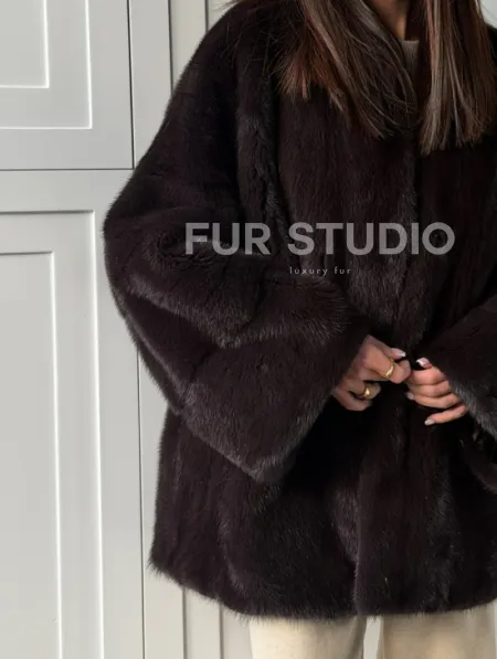 Женский норковый полушубок с V - образным воротником - фото 2