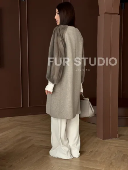 Женское пальто с меховыми рукавами из норки - фото 7