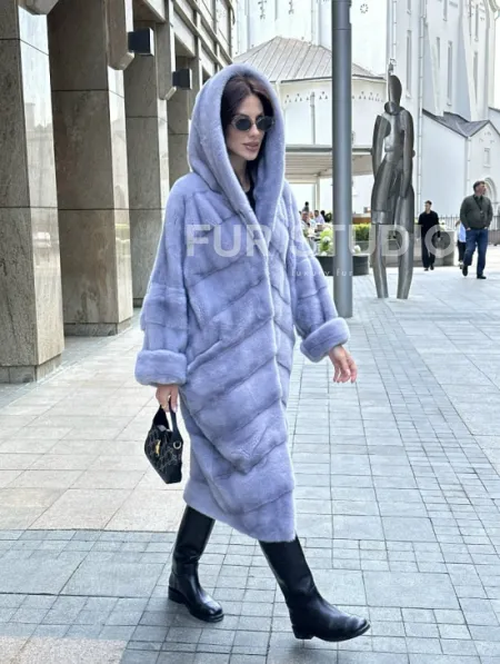 Удлиненная голубая норковая шуба NAFA MINK с капюшоном - фото 7