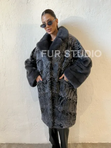 Шуба из меха каракульчи с отделкой из норки - фото 2