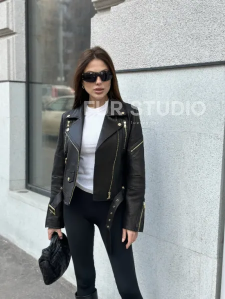 Куртка из натуральной кожи черного цвета - фото 2