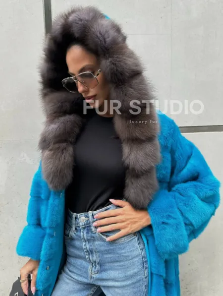 Шуба норковая с капюшоном из меха куницы - цвет тиффани - фото 7