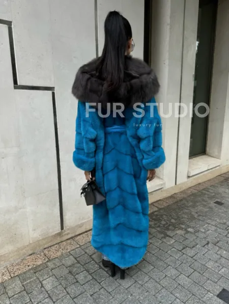 Шуба норковая с капюшоном из меха куницы - цвет тиффани - фото 10