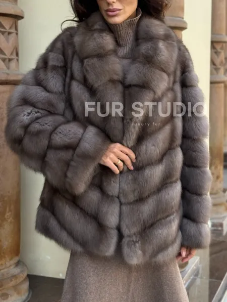 Элегантная шуба из меха куницы - серый трюфель - фото 3