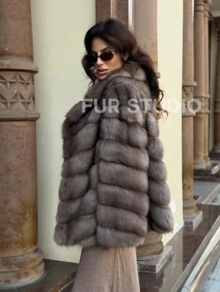 Элегантная шуба из меха куницы - серый трюфель - фото 11
