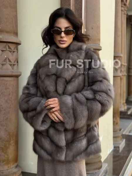 Элегантная шуба из меха куницы - серый трюфель - фото 7