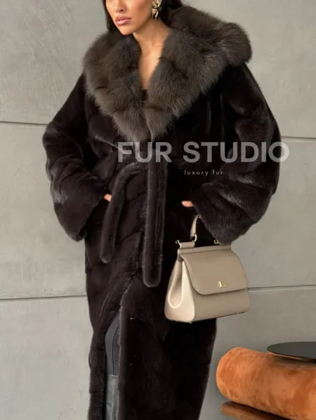 Шуба норковая с капюшоном из меха куницы - цвет уголь - фото 3