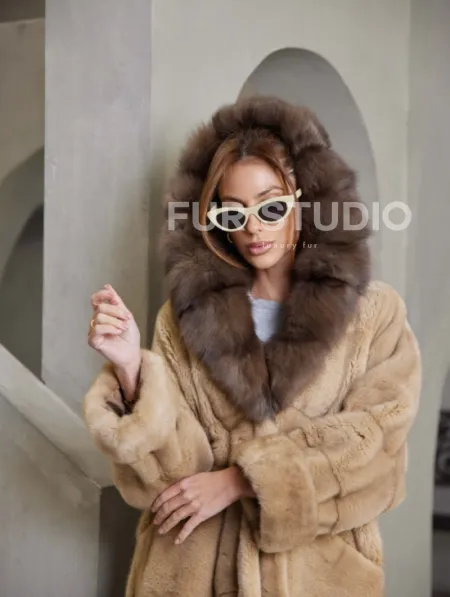 Длинная норковая шуба кимоно, карамель капюшон куница - фото 1