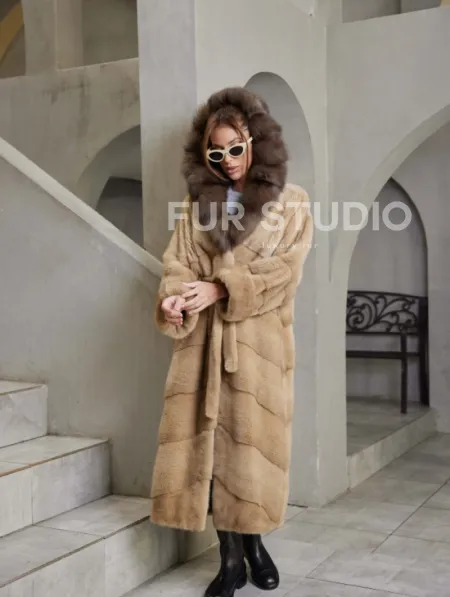 Длинная норковая шуба кимоно, карамель капюшон куница - фото 3