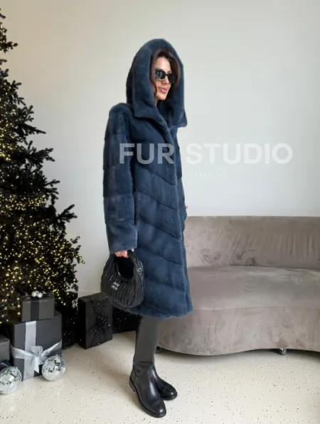 Норковая шуба с капюшоном, паркет - синего цвета - фото 5
