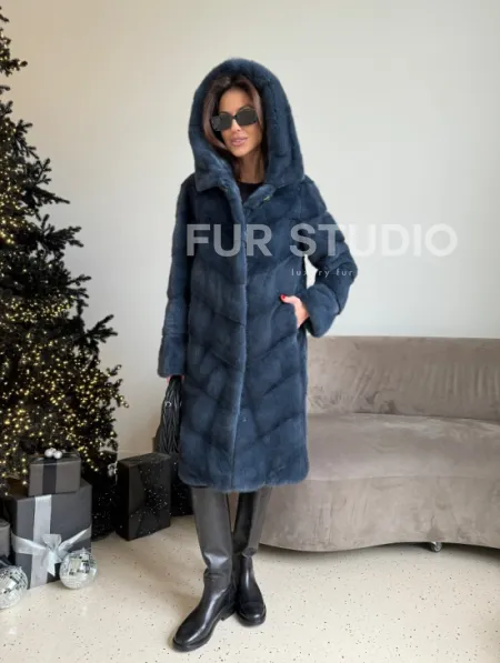 Норковая шуба с капюшоном, паркет - синего цвета - фото 6