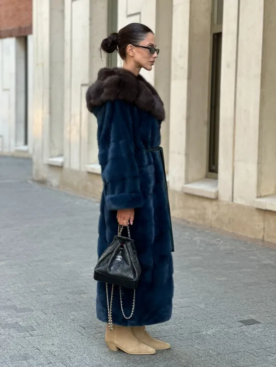 Удлиненная норковая шуба с капюшоном из куницы - цвет аквамарин - фото 8