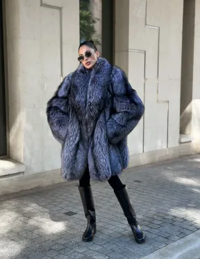 Удлиненная шуба из чернобурой лисы - фото 11