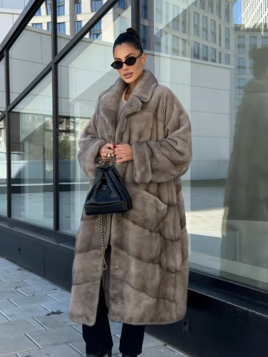 Шуба из меха норки в стиле «Oversize» - цвет сильвер - фото 8