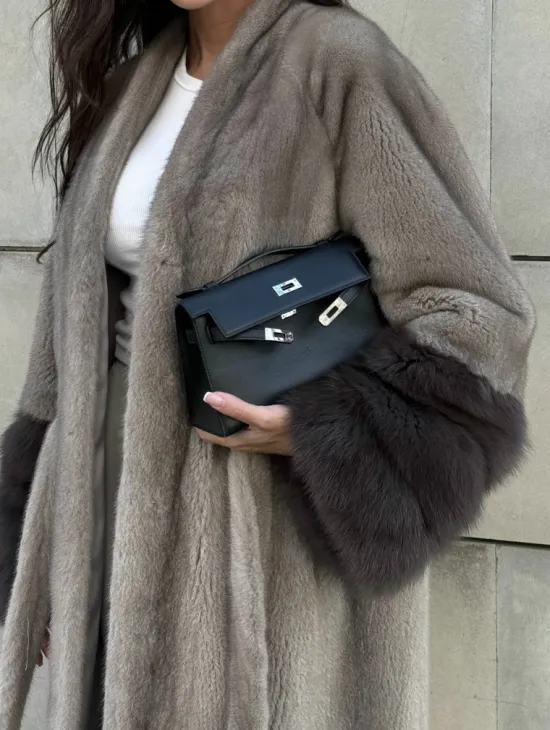 Шуба кимоно из меха норки Vintage Grey рукава с отделкой из куницы - фото 2