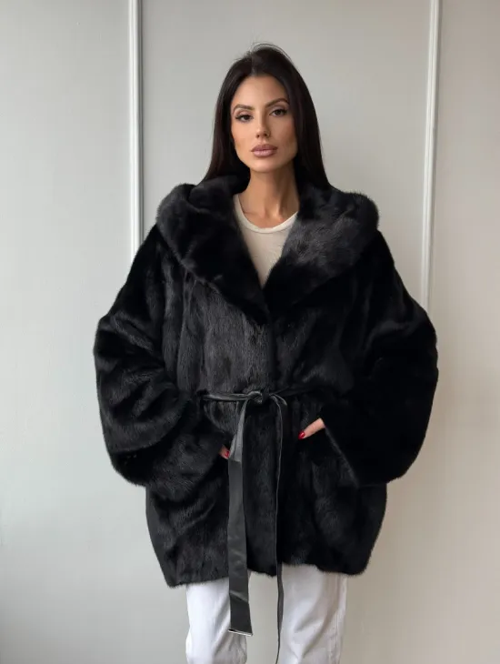 Летучая мышь шуба из черной норки с меховым капюшоном - оверсайз - фото 0