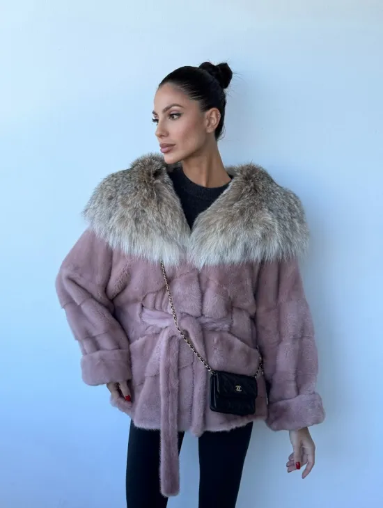 Шуба из норки Pink с капюшоном из меха рыси и манжетами на рукавах - фото 9