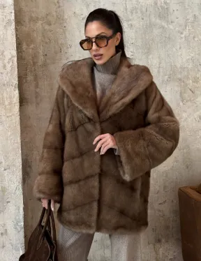 Укороченная норковая шуба с капюшоном из норки - фото 4