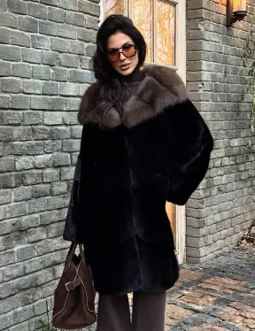 Норковая шуба Blackglama с капюшоном из меха куницы - фото 4