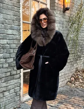 Норковая шуба Blackglama с капюшоном из меха куницы - фото 5