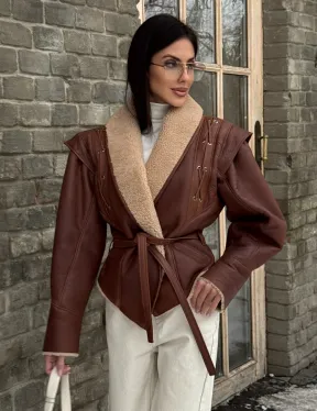 Стильная куртка - дублёнка на запах с поясом - фото 11