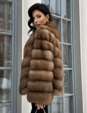 Шуба из меха куницы с V-образным воротником - фото 5