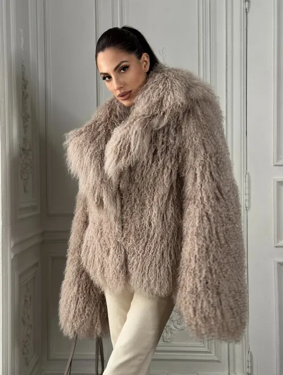 Шуба из меха ламы «Пломбир» с английским воротником - фото 6